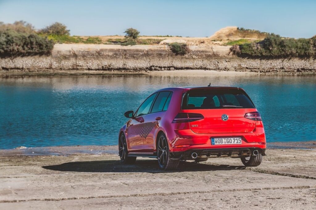 Volkswagen Golf GTI edition 50: Un’Icona rinnovata per i 50 anni del mito Volkswagen Golf GTI edition 50: Un’Icona rinnovata per i 50 anni del mito