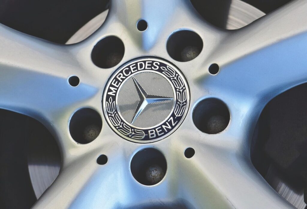 La nuova Mercedes Classe S: una rivoluzione strutturale per il lusso su quattro uote La nuova Mercedes Classe S: una rivoluzione strutturale per il lusso su quattro uote