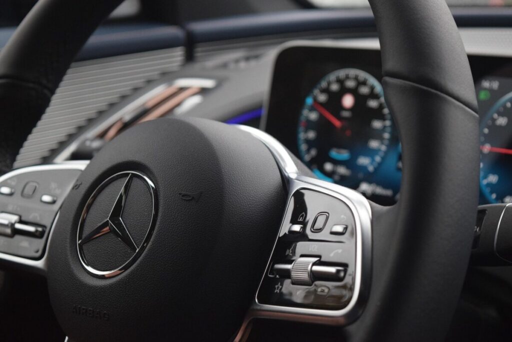 La nuova Mercedes Classe S: una rivoluzione strutturale per il lusso su quattro uote La nuova Mercedes Classe S: una rivoluzione strutturale per il lusso su quattro uote