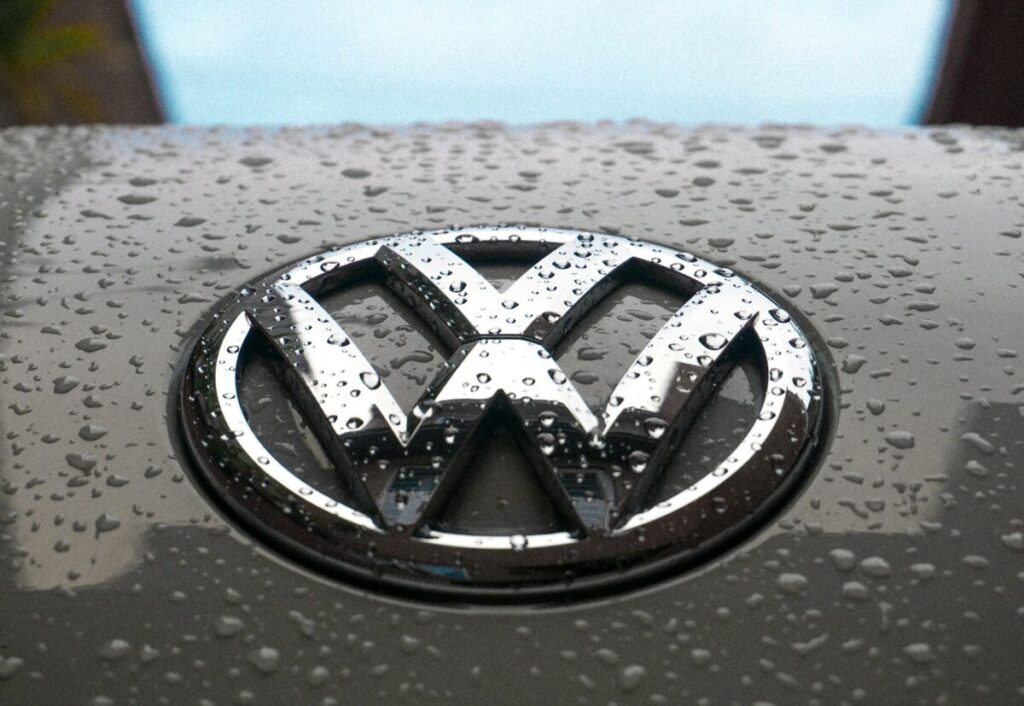 Scopri la nuova Volkswagen T-Roc: il SUV ibrido che non ti aspettavi Scopri la nuova Volkswagen T-Roc: il SUV ibrido che non ti aspettavi