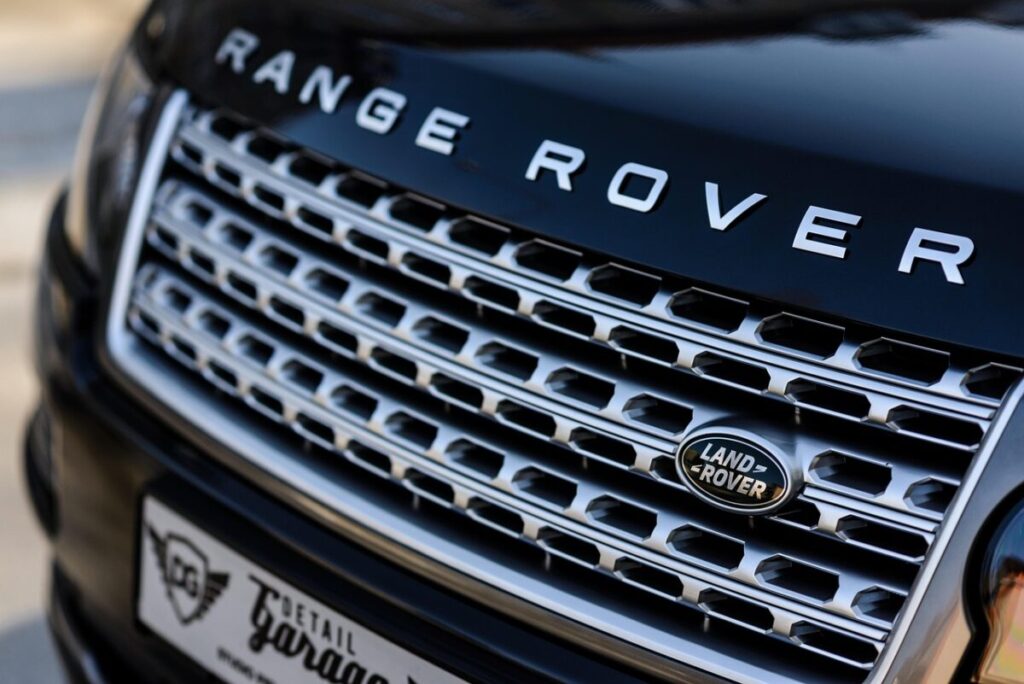 Range Rover electric: sfide e innovazioni alla vigilia del debutto Range Rover electric: sfide e innovazioni alla vigilia del debutto