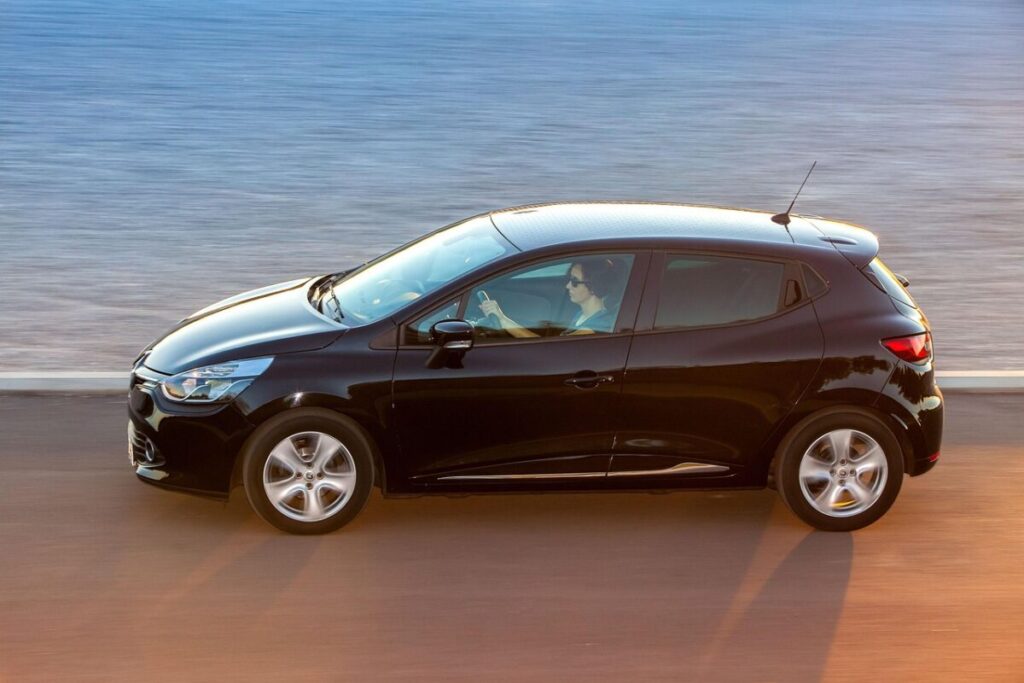 Guida alla Nuova Renault Clio: Prezzi e Versioni da Scoprire Guida alla Nuova Renault Clio: Prezzi e Versioni da Scoprire