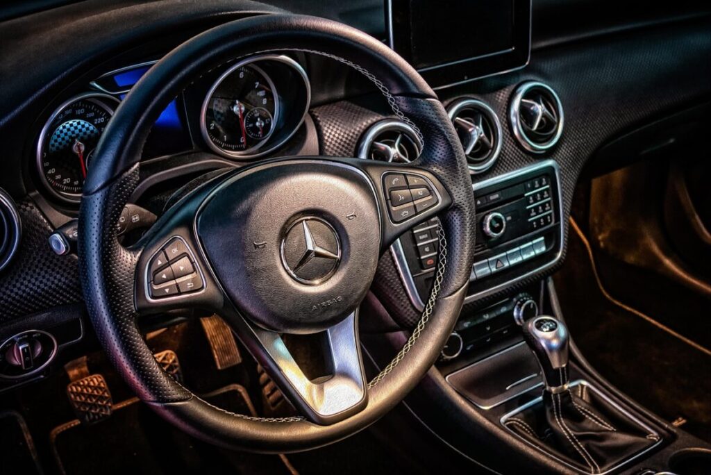 Mercedes trasforma la Classe C in elettrico e potenzia la produzione americana Mercedes trasforma la Classe C in elettrico e potenzia la produzione americana