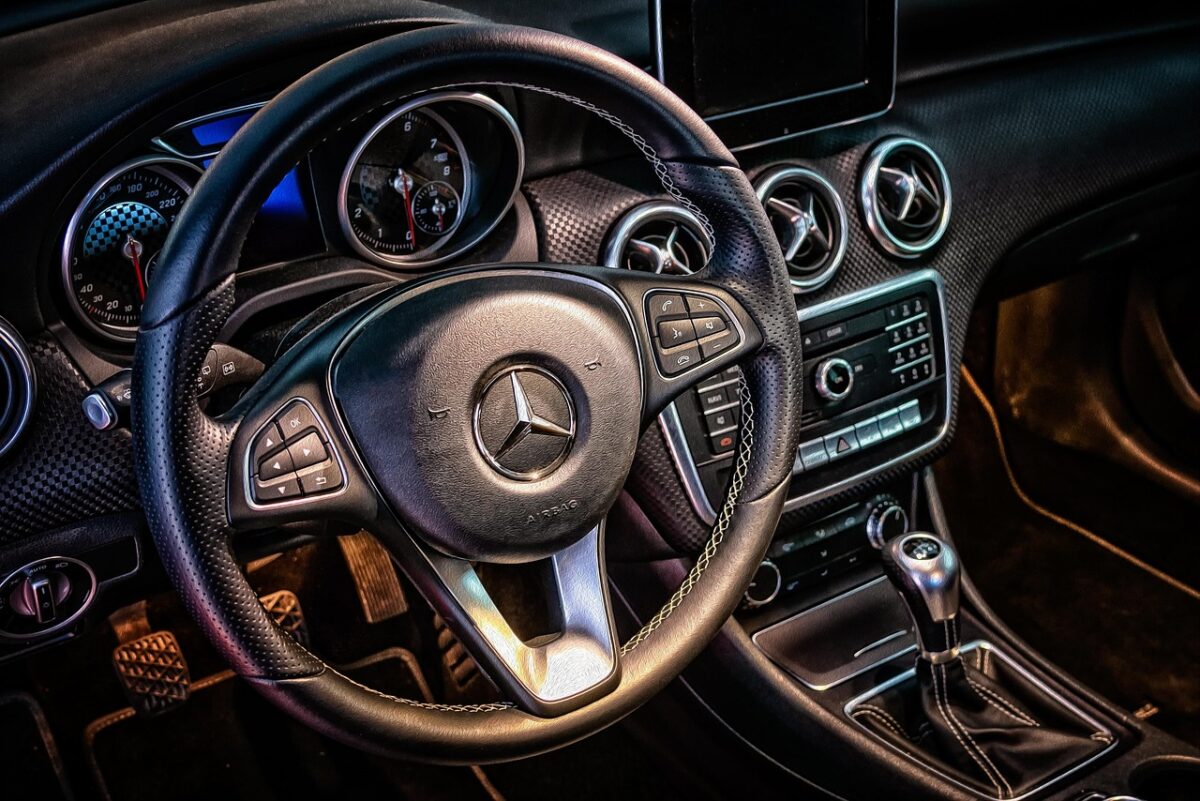 Mercedes trasforma la Classe C in elettrico e potenzia la produzione americana Mercedes trasforma la Classe C in elettrico e potenzia la produzione americana