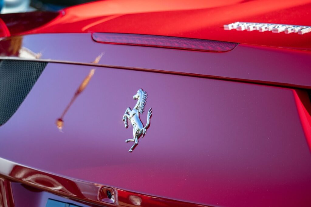 Ferrari purosangue: il debutto dell’evoluzione sportiva del SUV di Maranello Ferrari purosangue: il debutto dell’evoluzione sportiva del SUV di Maranello