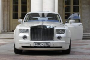 Rolls-Royce svela la Spectre Serie II: potenza, autonomia e innovazioni stellari